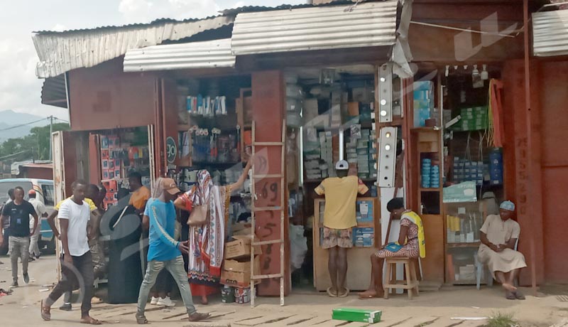 Mukaza : Des commerçants opposés à la démolition des stands autour du marché de Ruvumera