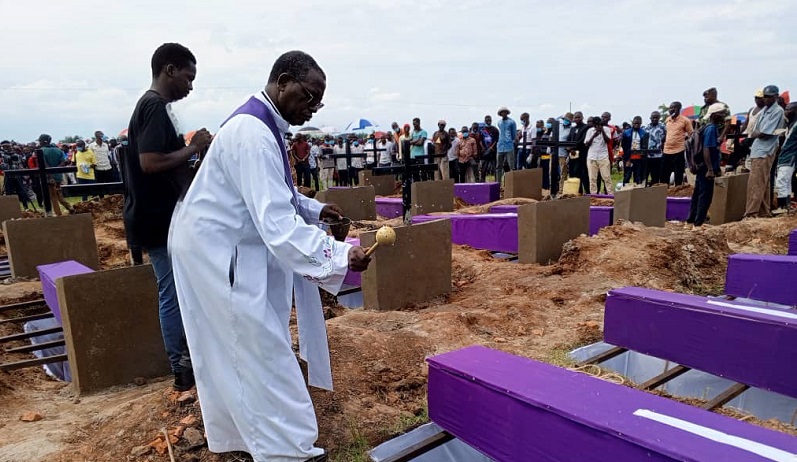 Derniers adieux aux victimes de l’attaque de Gatumba