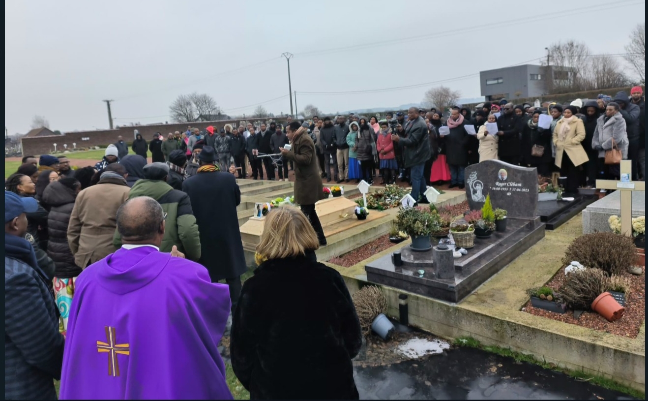 Hommage « Il était à toi, il est à toi éternellement »