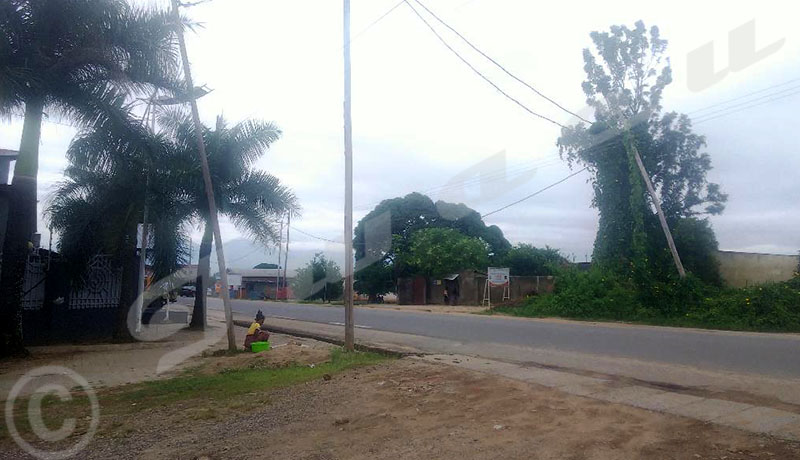 Chaussée d’Uvira : Des poteaux de courant électrique menacent la sécurité des gens