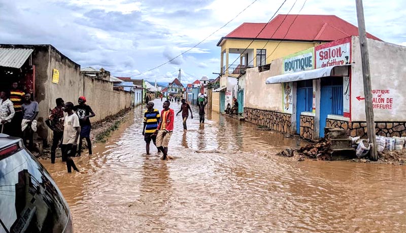 Des inondations s’amplifient, les experts alertent