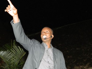 Kigingi lors de son spectacle au Vuvuzela ©dr