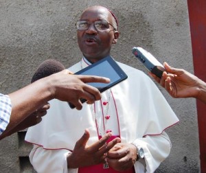 Mgr Gervais Banshimiyubusa : « Ne perdons jamais de vue d’où nous venons. Les cicatrices de la guerre sont encore fraîches chez certains » ©Iwacu