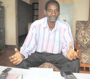 Nicodème Nyandwi, chef de service des archives et bibliothèques au sein du ministère de la jeunesse, sports et de la culture ©Iwacu